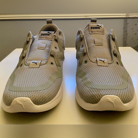 One day worn 10.5 Us PUMA shoes. - Picture 3 of 9